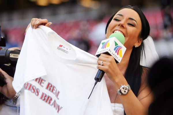 Reveló los detalles: Inés Sainz destapó el castigo que recibió TV Azteca por una broma a Tom Brady   