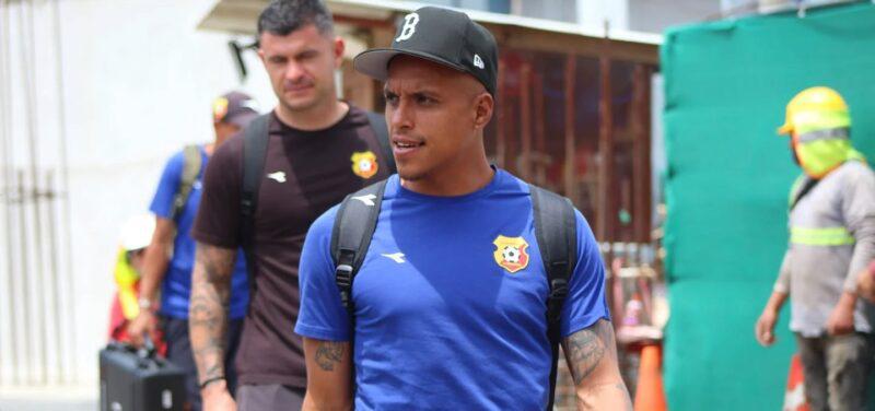 FICHAJES: Olimpia anuncia barrida, hondureño es contratado con Sporting Kansas City y Motagua firma a tres, ¿y Carlos Pineda?