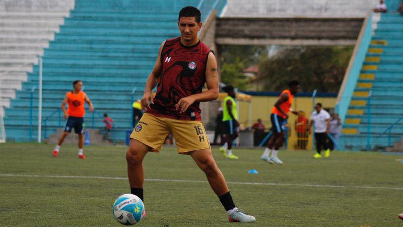 ¿Qué pasó con ellos? Los 10 futbolistas hondureños que buscarán equipo en el próximo mercado de fichajes