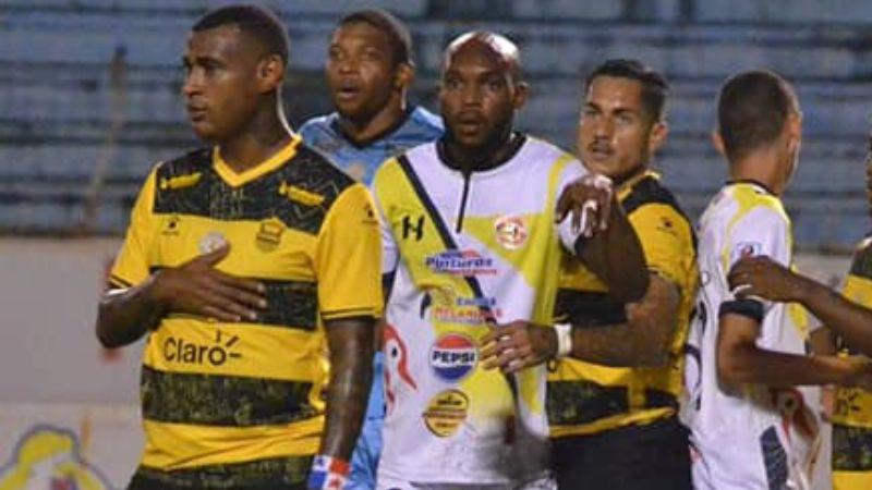 Fichajes en Honduras: La barrida en Olimpia cuando se vaya Troglio; Motagua ‘pierde’ delantero y Génesis ficha a seleccionado