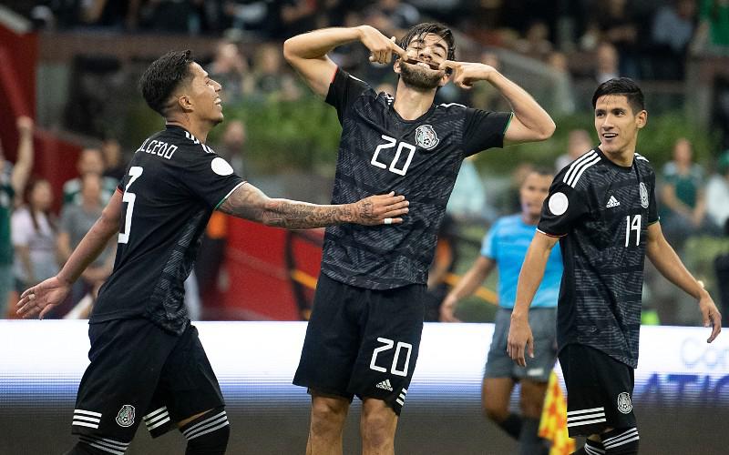 Desde Messi hasta Alberth Elis: Las espectaculares celebraciones de futbolistas imitando a Súper Héroes