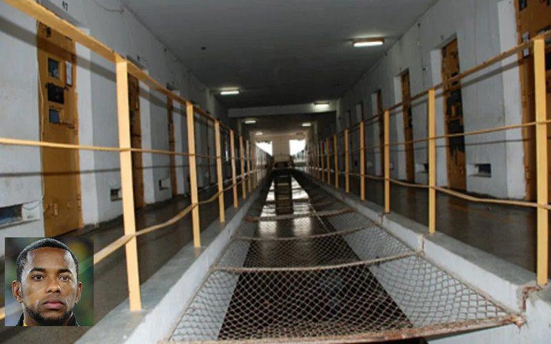 Así es la vida de Robinho en la cárcel: su actitud con los otros prisioneros, arregla televisores y juega fútbol con tacos prestados