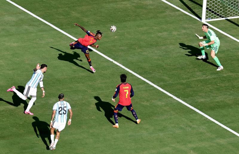 El gesto inolvidable de Yamal con Messi, la agresión de Paredes y la polémica de Cucurella
