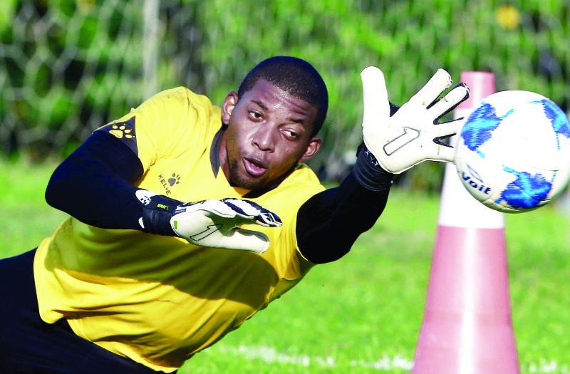 ¡Con toda su artillería! Héctor Vargas quiere mantener su racha triunfal y así sería su 11 titular ante el Olimpia