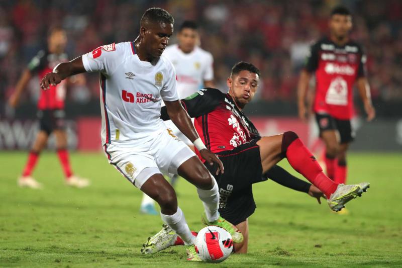 ¡Con un delantero! Pedro Troglio define el 11 del Olimpia para enfrentar al Atlas de México en el duelo de ida de la Champions de Concacaf