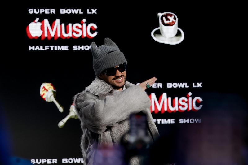 Bad Bunny sorprende con anuncio sobre su show en el Super Bowl LIX y hace petición: Aprendan a bailar y hagan...