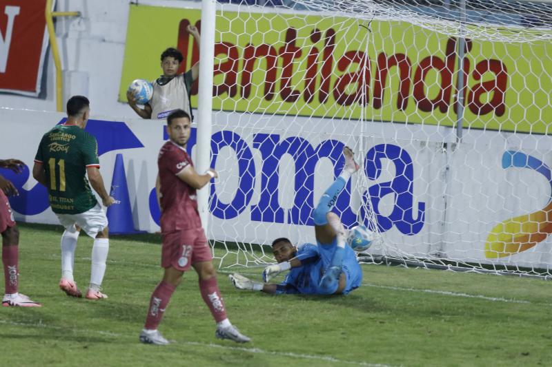 Choloma desató el terremoto en Real España, traición a la Máquina; jugador cortado en Marathón llega al estadio
