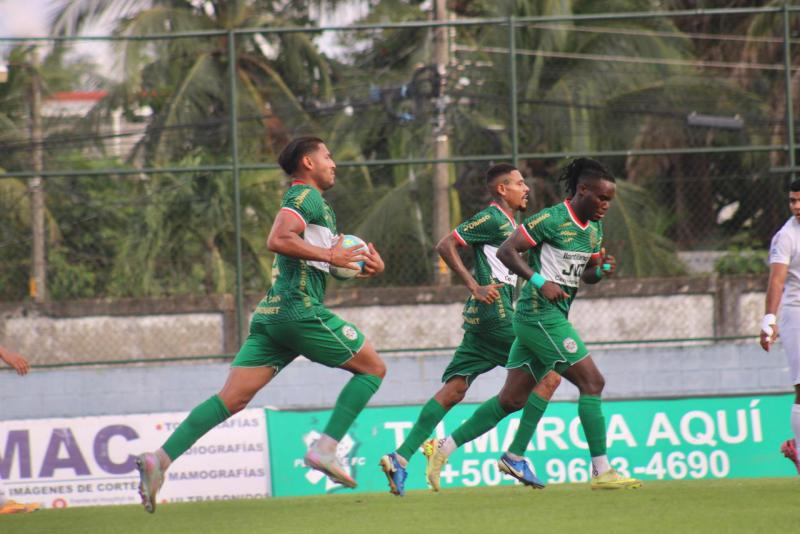 Marathón celebra en la casa de Platense, tristeza en Puerto Cortés, el gesto de Pablo Lavallén y el tremendo error del árbitro