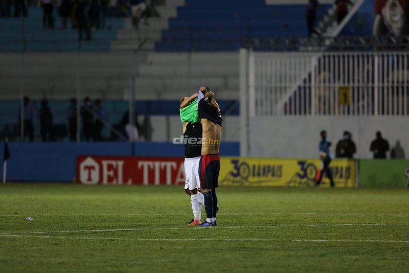 Abrazos, protesta y furia en Marathón: Las imperdibles fotos que deja la jornada 8 de Liga en Honduras