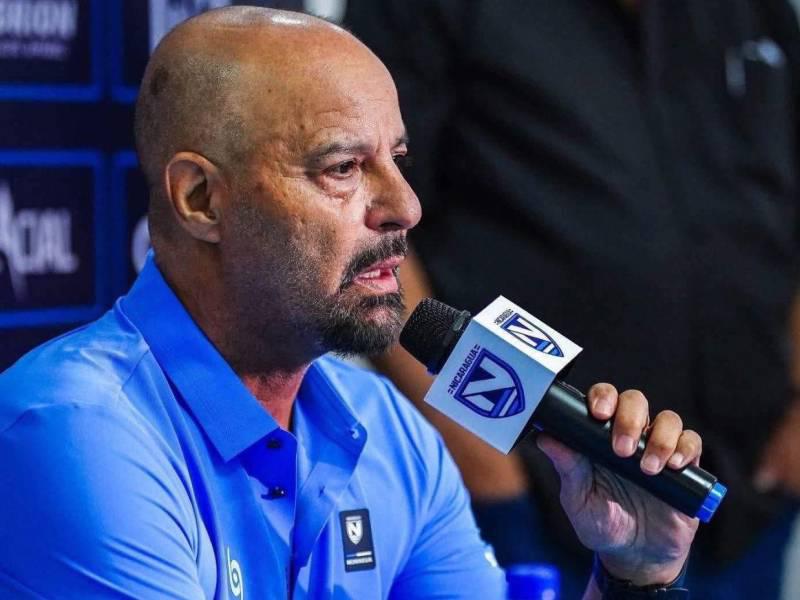 ¿Quién es el Fantasma Figueroa, el polémico técnico que quiere dejar a Honduras sin Mundial?: llamó estúpido a un periodista y su resentimiento