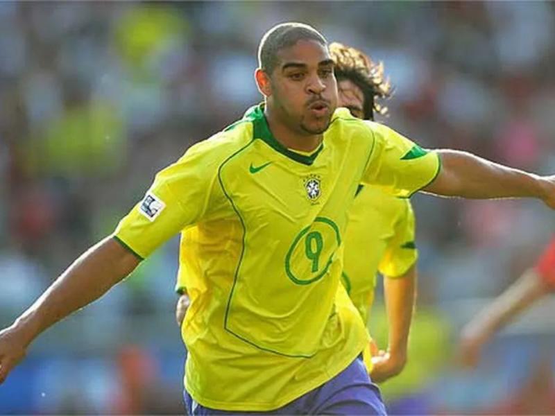 ¿Adriano hundido en el alcohol y sin familia? Revelan lo que realmente pasó con ‘El Emperador’, el exjugador brasileño