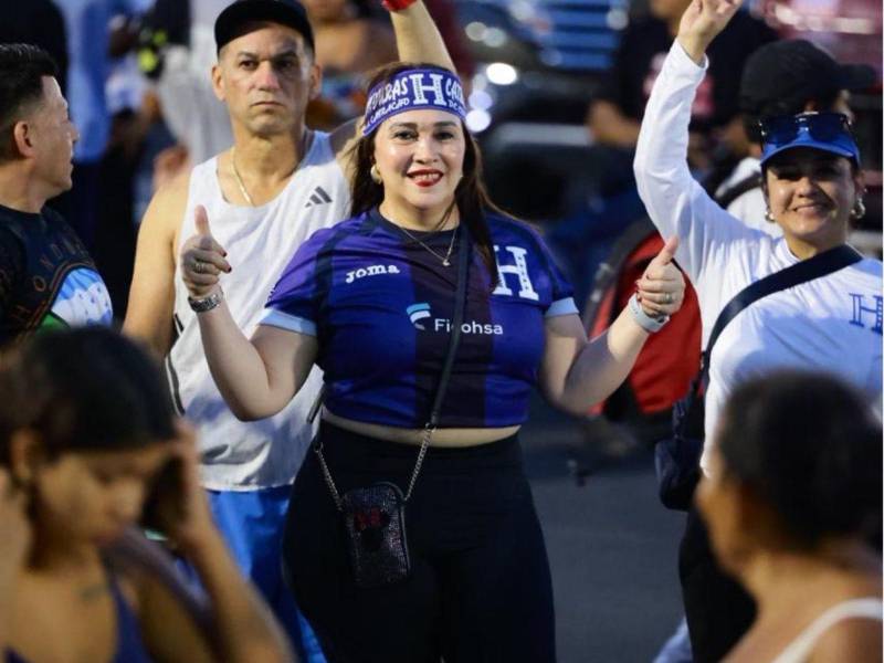 La belleza hondureña presente en el Estadio Nacional de Managua, Nicaragua. FOTOS: Yoseph Amaya | Mauricio Ayala.