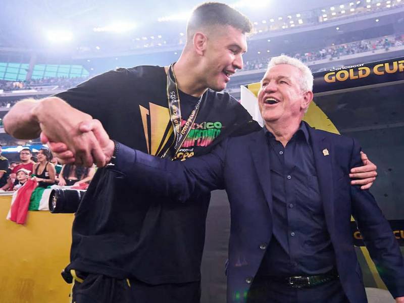 Vasco Aguirre tras coronarse en Copa Oro: Cumplimos, ahora estoy fundido, pero una cerveza no me la va a quitar ni Dios