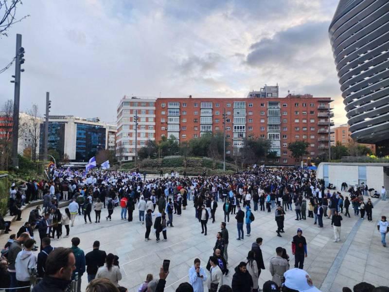 El infiltrado en el Bernabéu, Vinicius cambió de look y personalidades hondureñas en el Clásico Madrid - Barça