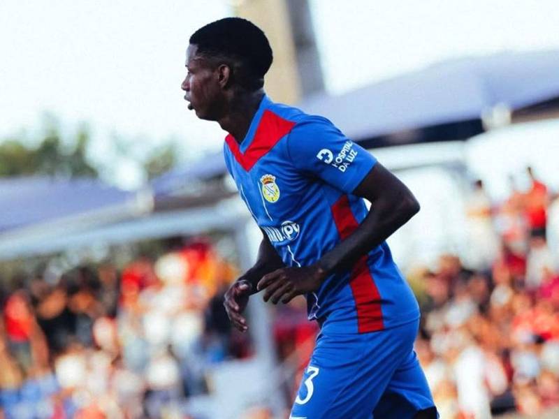 En el Alverca existe plena confianza en el potencial del defensor catracho Julián Martínez, quien se lesionó jugando con la Selección de Honduras en el amistoso de marzo frente a Perú.