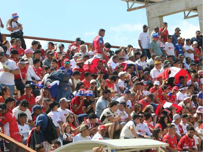 Llenazo espectacular en el Estadio Marcelo Tinoco de Danlí.