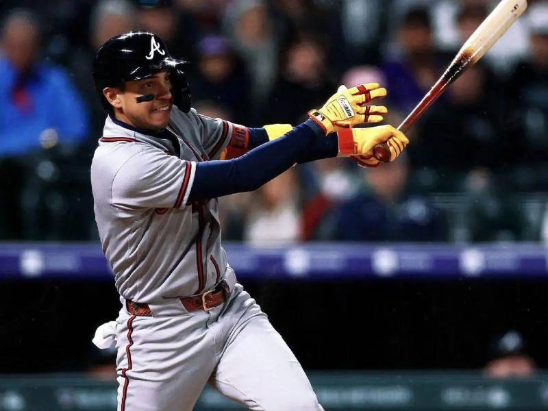 Mauricio Dubón hace historia: llega a los 50 home runs y lidera triunfo de Atlanta