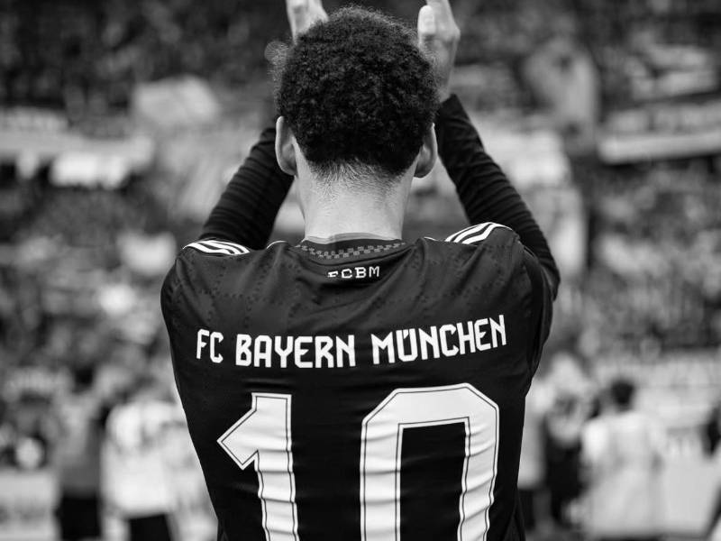 El alemán de 23 años sufrió un segundo desvanecimiento durante amistoso con Bayern Múnich.