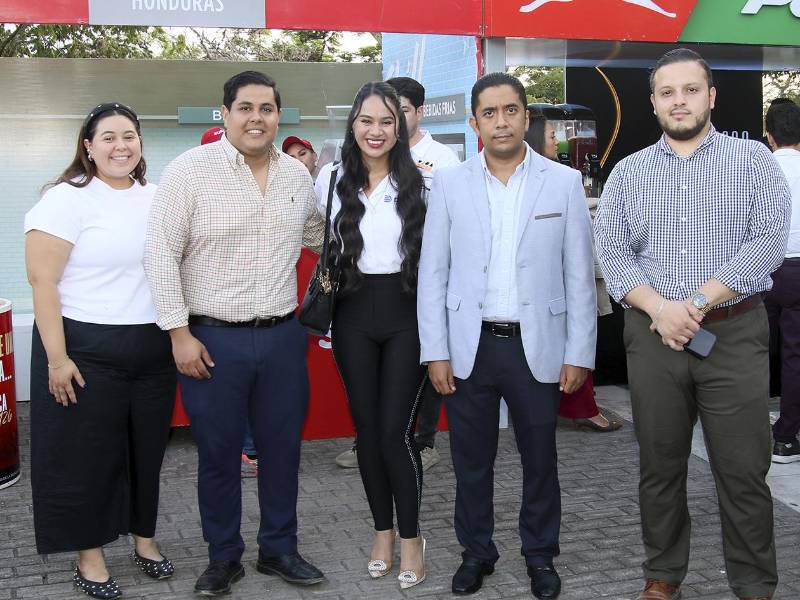 Invitados especiales participaron en el evento de lanzamiento, donde Puma Energy reafirmó su compromiso de seguir ofreciendo beneficios y experiencias que premian la fidelidad de sus consumidores.
