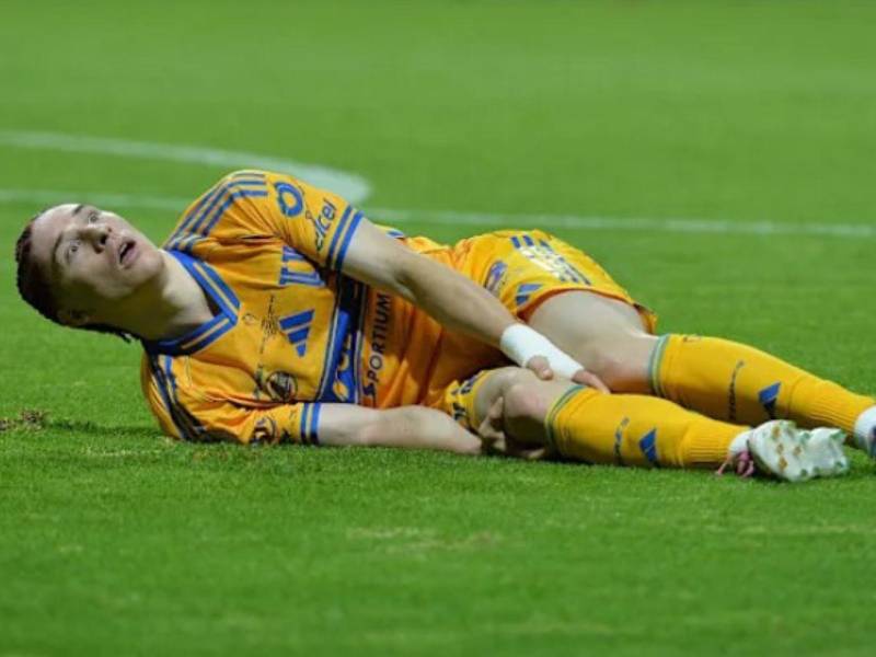 Marcelo Flores se pierde la Copa del Mundo a tan solo 11 días de su inicio por una grave lesión de rodilla.