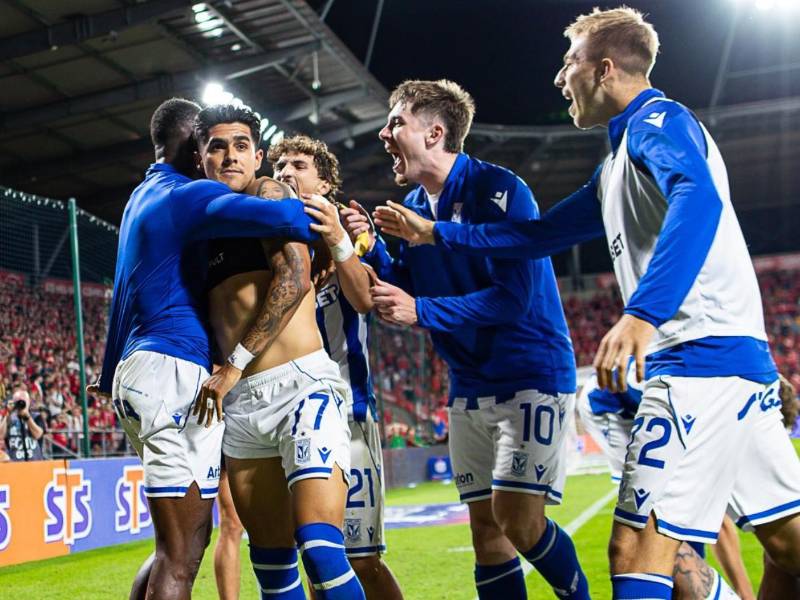 Luis Palma salió desde el banquillo y anotó el gol del triunfo para el Lech Poznan en la última acción de la noche.