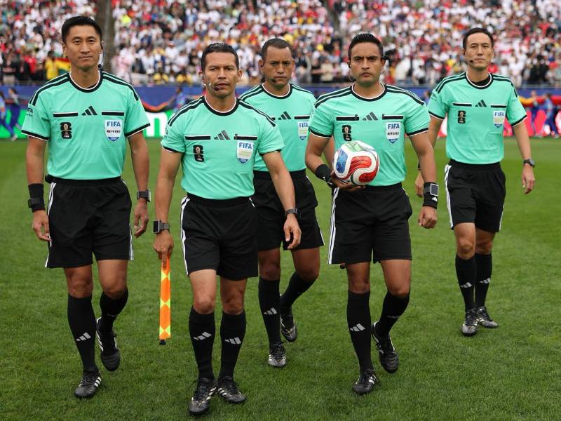 Los árbitros hondureños, Saíd Martínez, Walter López y Cristhian Ramírez, seguirán pitando en la Copa del Mundo y han sido nombrados para el duelo entre Bélgica y Sengal.