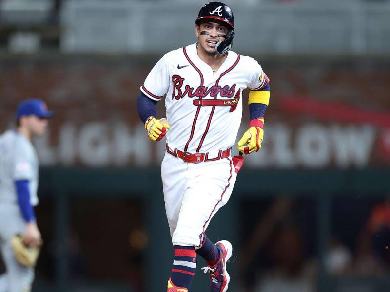 ¡Brutal! Mauricio Dubón conecta su quinto jonrón de la temporada con los Bravos