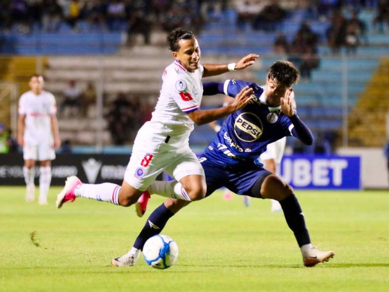 Olimpia viene de vencer a Motagua en la Supercopa, ahora se enfrentarán en el primer clásico de la Liga Nacional este domingo en el Chelato Uclés.