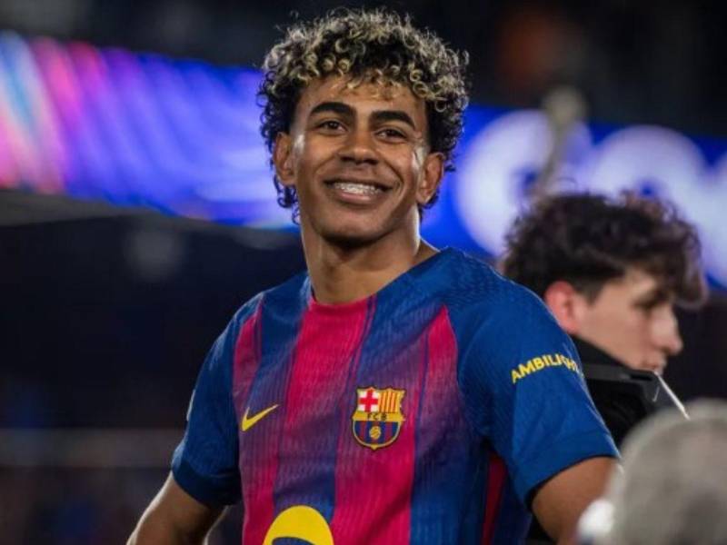 Lamine Yamal se ha convertido en la estrella del Barcelona con 18 años y disputará su primer Mundial con España.