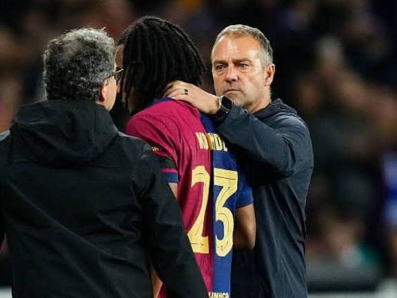 Hansi Flick no podrá contar con dos jugadores titulares frente al PSG por la Liga de Campeones.