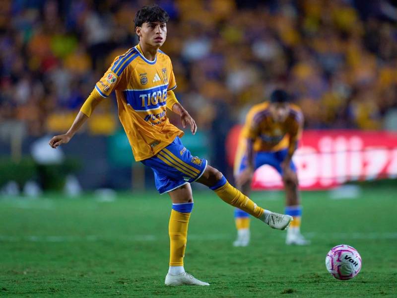 El futbolista nacido en Estados Unidos, de madre hondureña, Jaidyn Contreras, debutó el pasado martes con los Tigres de México en partido frente al León.