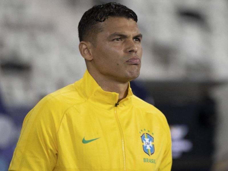 Thiago Silva aún no piensa en colgar los botines y tendrá su última aventura sobre los terrenos de juego.