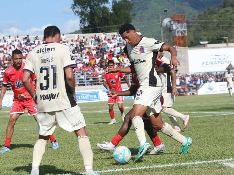 Kilmar vuelve a salvar a Olimpia que mantiene su invicto tras empatar ante Estrella Roja