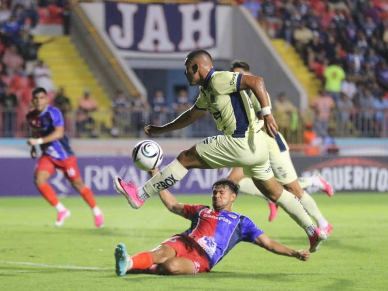 Motagua recibe al FAS en el Estadio Nacional Chelato Uclés por la segunda jornada de la Copa Centroamericana.