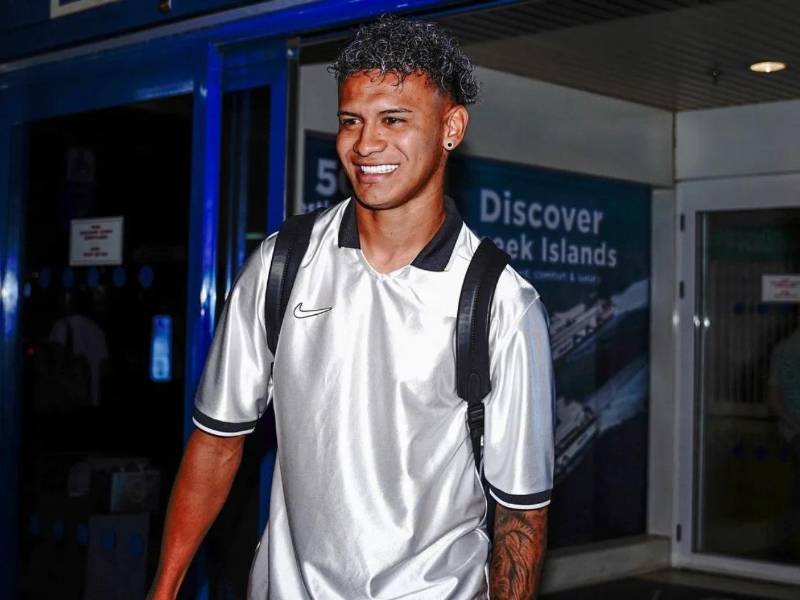 El 'Misilito' ya se encuentra en Grecia para estampar su firma con el AEK Atenas.