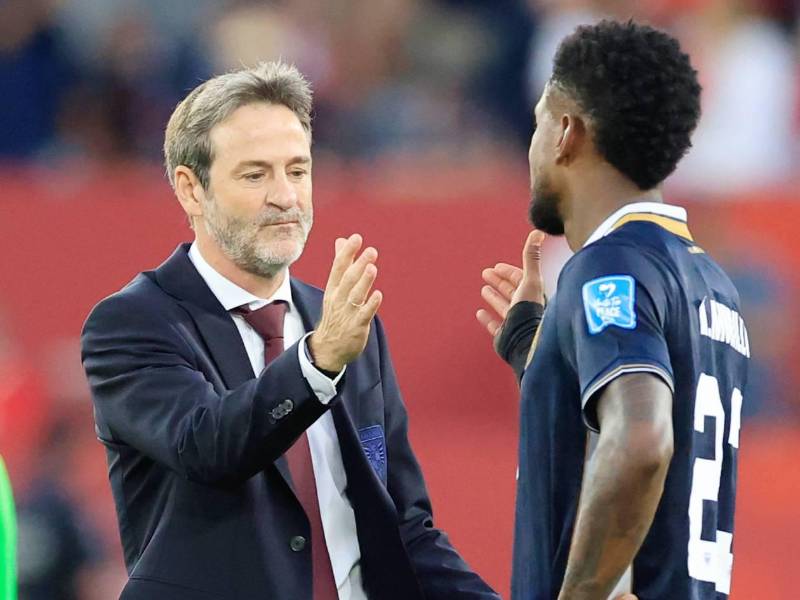 Thomas Christiansen clasificó y dirigió a Panamá en su segundo Mundial, pero no lograron anotar ni sumar puntos. Foto EFE.