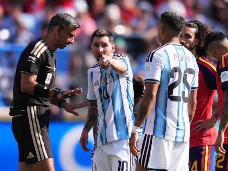 Slavko Vincic dirigió la final de la Copa del Mundo 2025 y una semana más tarde confirmó su retirada con 46 años.