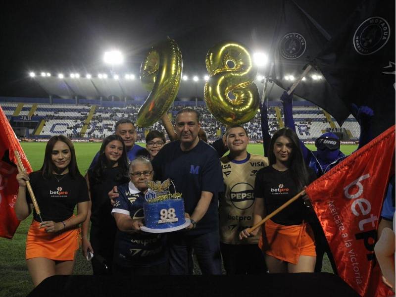 Así celebró Motagua su aniversario número 98 en el Estadio Nacional.
