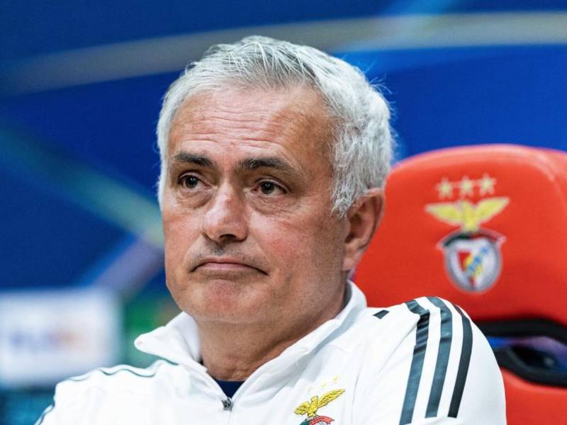 La prensa de España ha informado que Mourinho podría regresar a Real Madrid y ocupar el puesto de Álvaro Arbeloa.