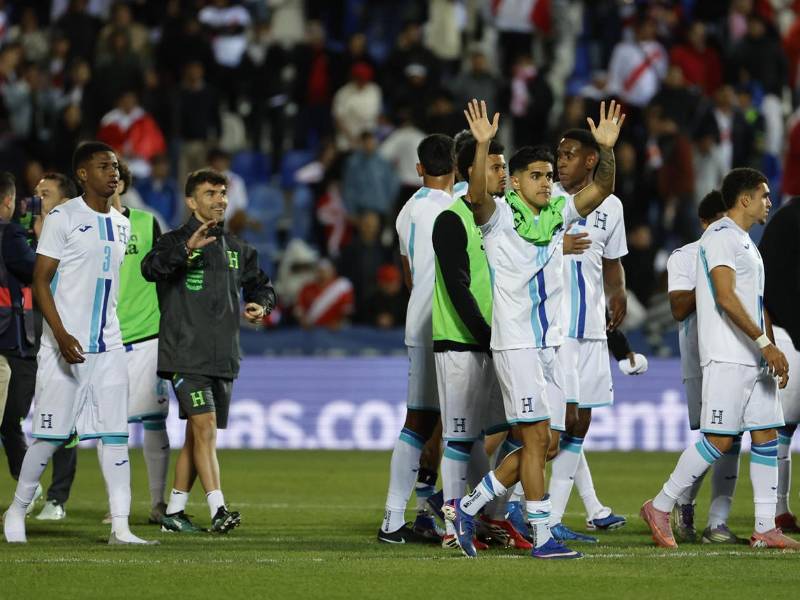Legionario hondureño se lesiona y podría ser baja para el juego ante Argentina
