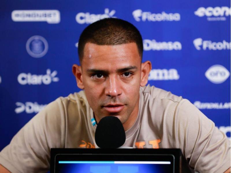 Alejandro Reyes atendió la conferencia de prensa previo al amistoso ante los argentinos.