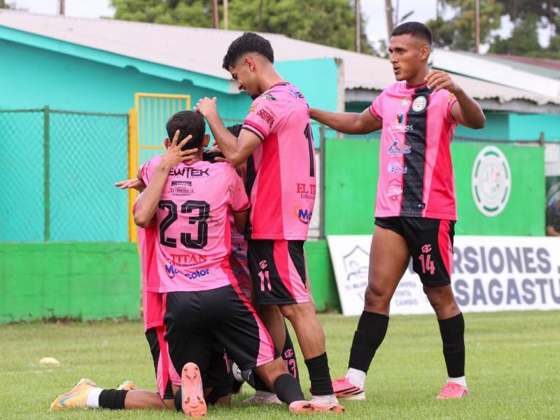 Jordy Canales anotó el tercero del Choloma que le dio la tranquilidad en el partido.