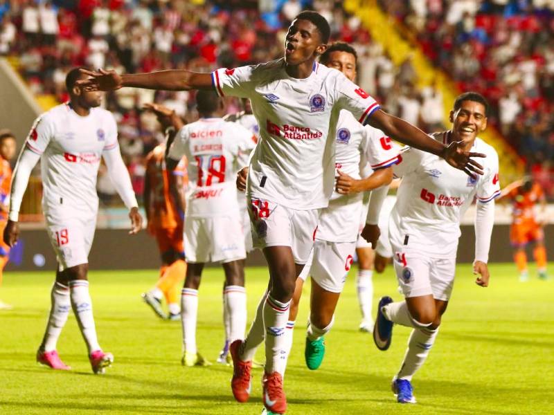 El delantero Jeremy Rodríguez es la sensación del torneo Apertura ya que en dos partidos suma tres goles con el Olimpia y apenas tiene 16 años.