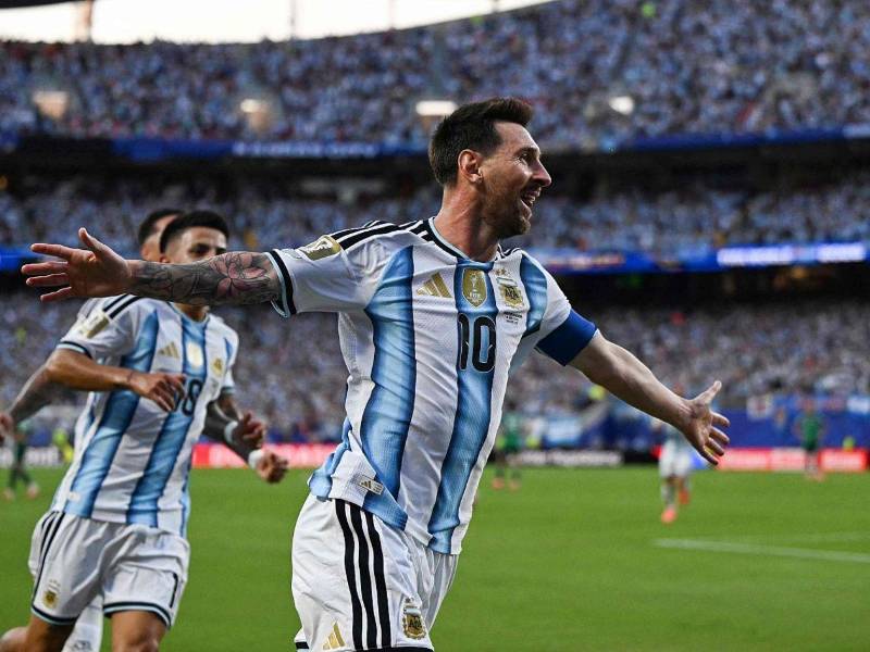 Con la jugada de la casa, Leo Messi anota su gol 17 en su sexto mundial y supera a Miroslav Klose como el máximo goleador en Copas del mundo.