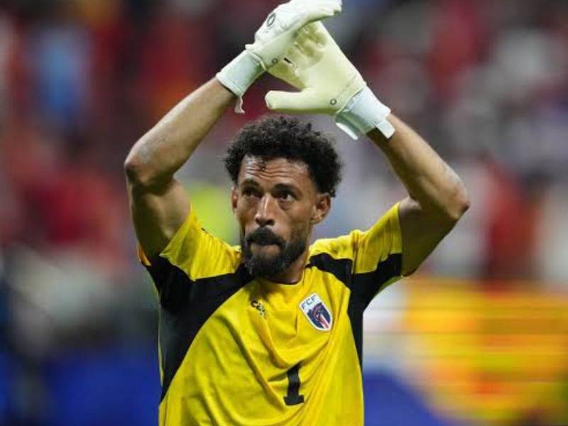 Vozinha estaba sin equipo y este viernes fue anunciado como el nuevo guardameta del Colo Colo de Chile.
