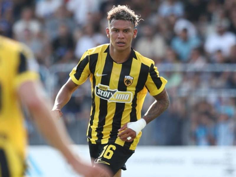 El hondureño Kervin Arriaga sumó sus primeros minutos en la Superliga de Grecia con el AEK Atenas que goleó al Aris Salónica.