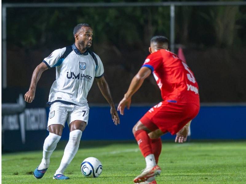 Umecit y Olimpia están empatando 1-1 en territorio panameño.