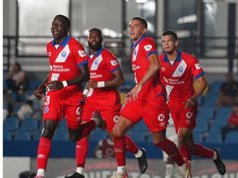 Olimpia le remonta al Umecit y acaricia el boleto a cuartos de Copa Centroamericana