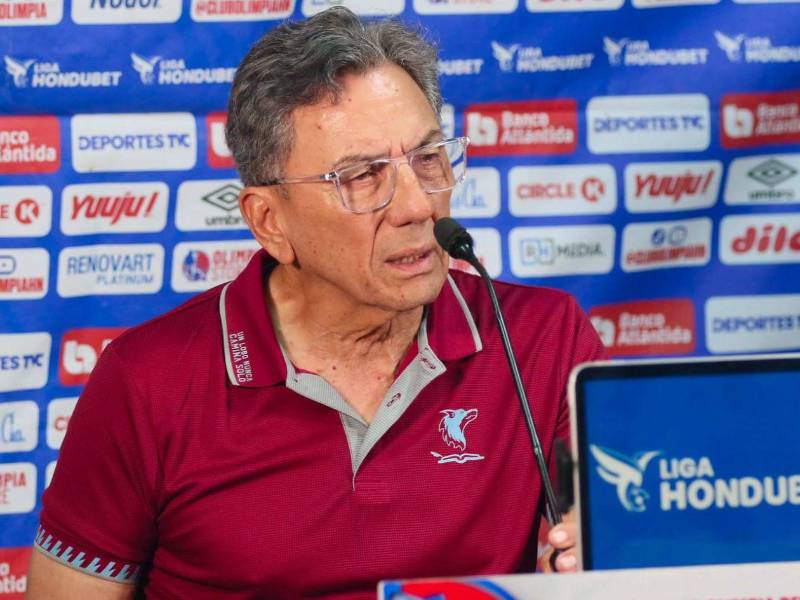 Salomón Nazar en la conferencia de prensa después de arrancar el Apertura 2026 con derrota ante Olimpia. (Foto Marvin Salgado)