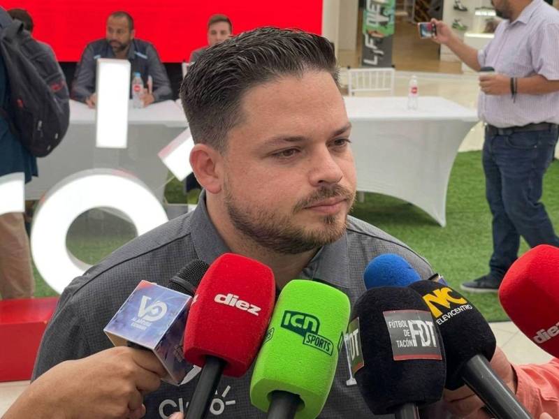 El gerente de la Selección de Honduras, Luis Brevé, habló de los temas administrativos de la Federación para estas fechas FIFA.